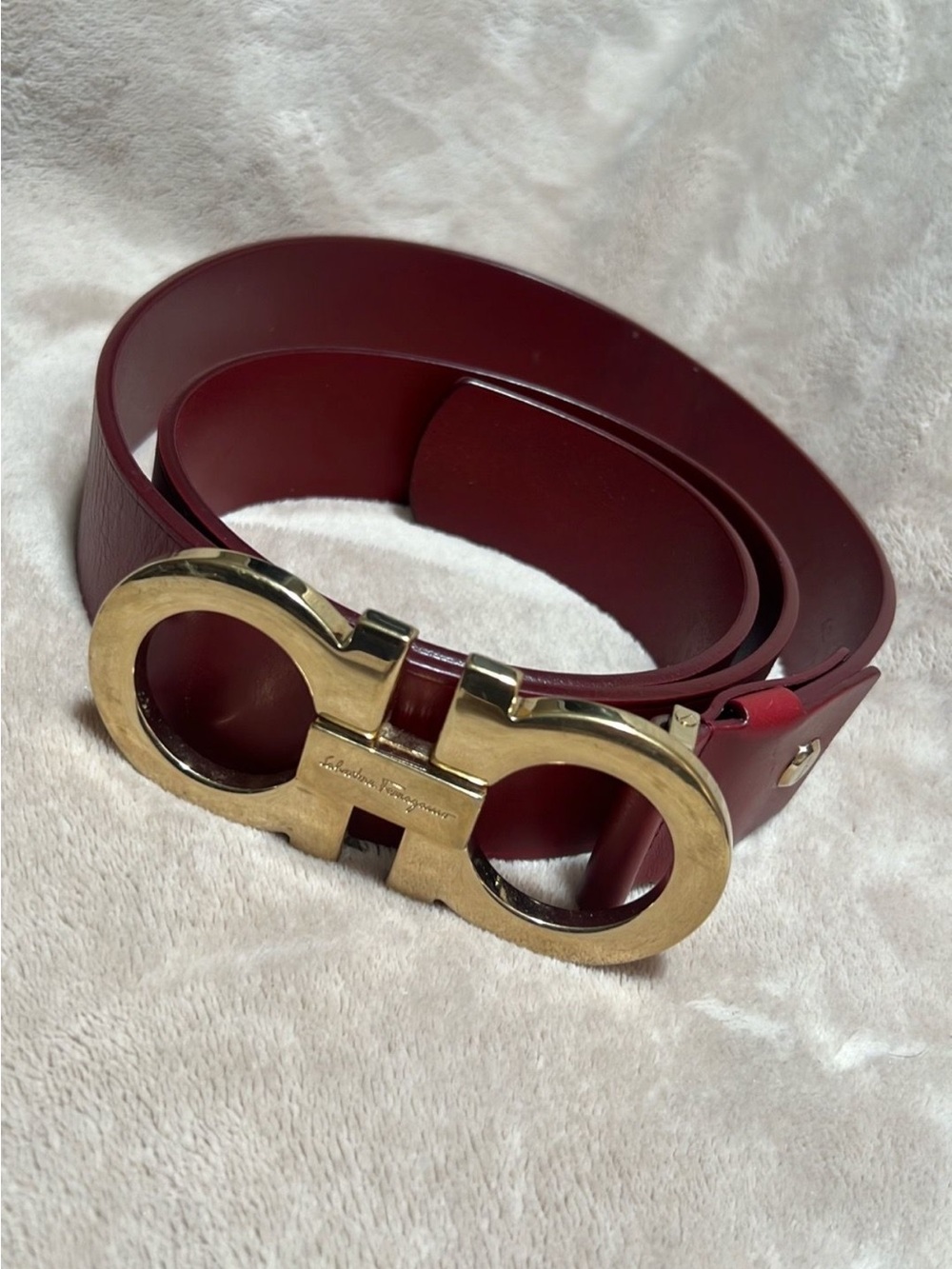 Salvatore Ferragamo Burgundy Leather Gancini Buckle Belt